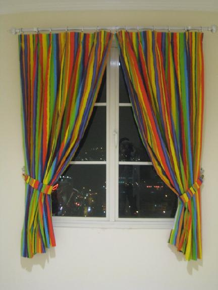 gorden jendela kecil